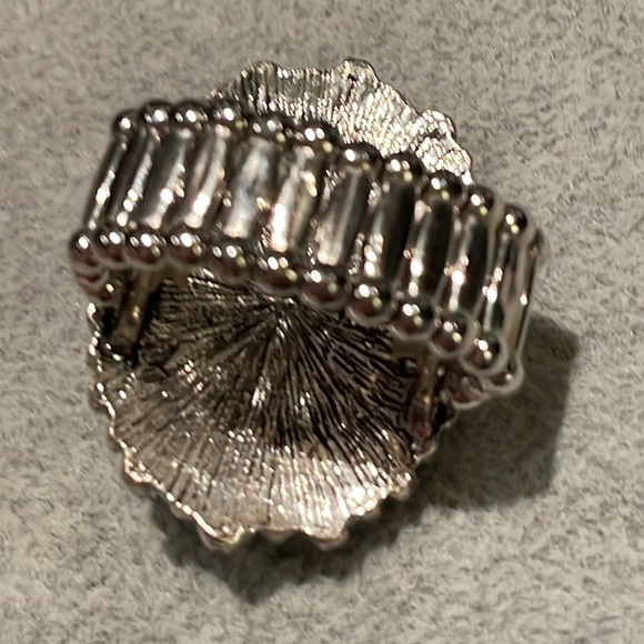 Turquoise Southwest Stretch ring Size 9-10 - Picture 3 of 6